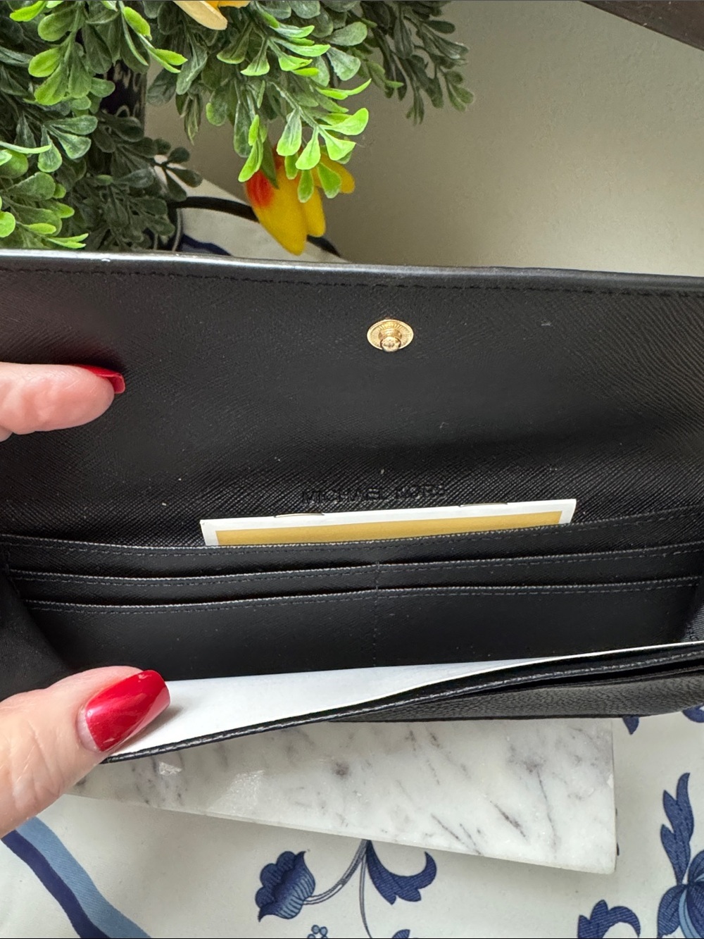 MICHAEL KORS Hays Flat Black Pebbled Leather Wallet with Gold Logo NWT - Picture 8 of 10